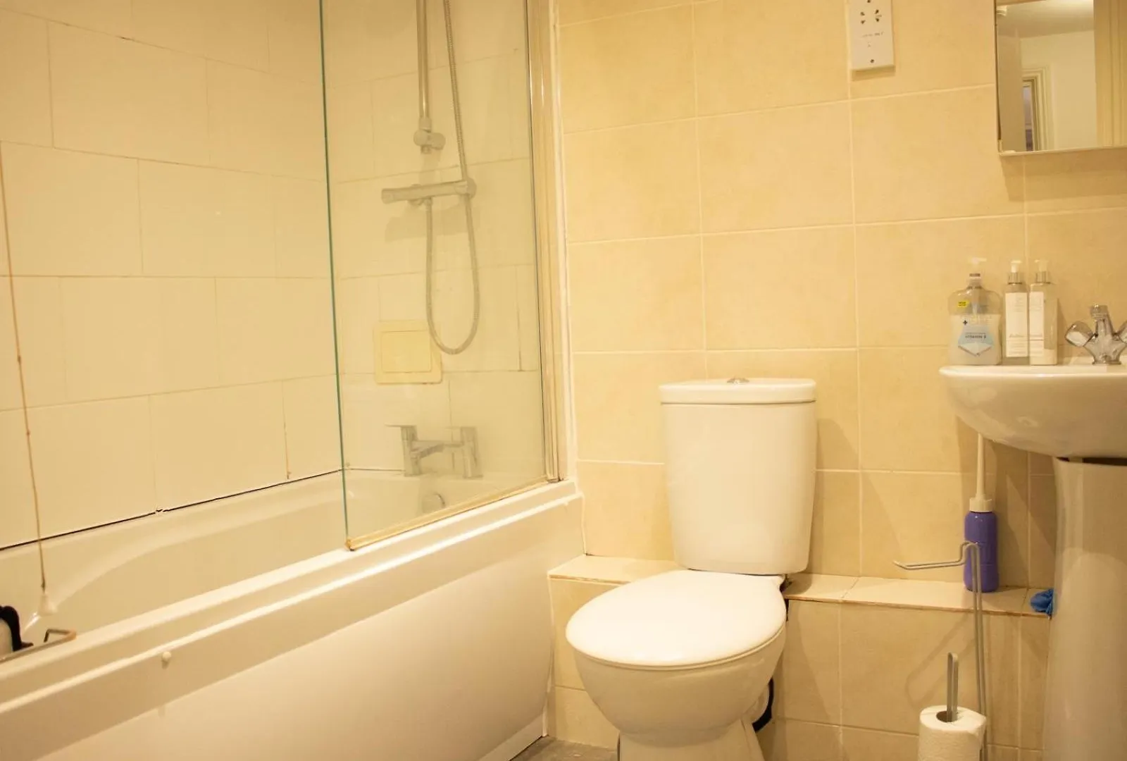 Spacious, Lovely 2 Bedroom Flat In Woolwich London